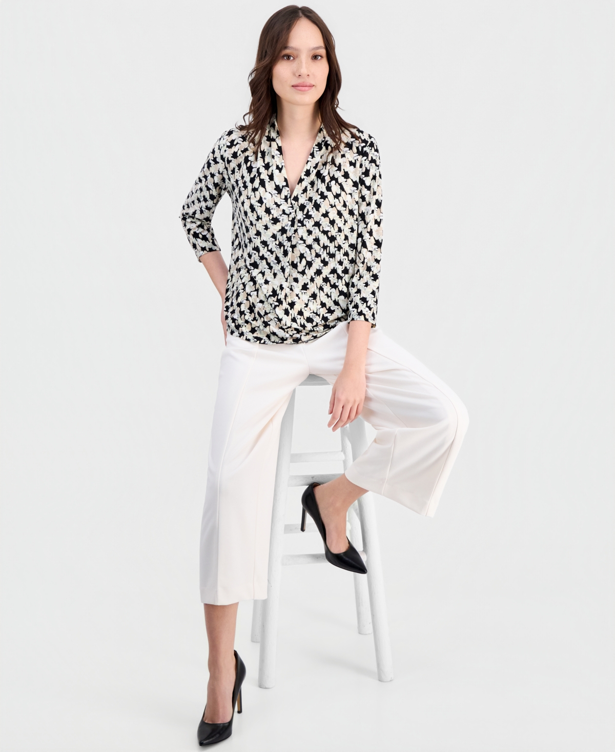 Anne Klein Essentials Petite Printed V-Neck 3/4-Sleeve Top