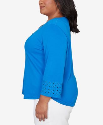 Plus Size Mykonos Eyelet Sleeve Solid Top with Necklace