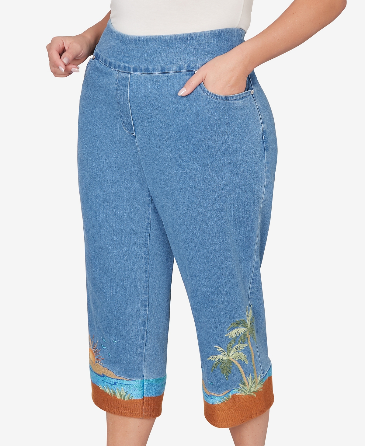Alfred Dunner Plus Beachcomber Beach Embroidered Cuff Super Stretch Denim Capri Pants