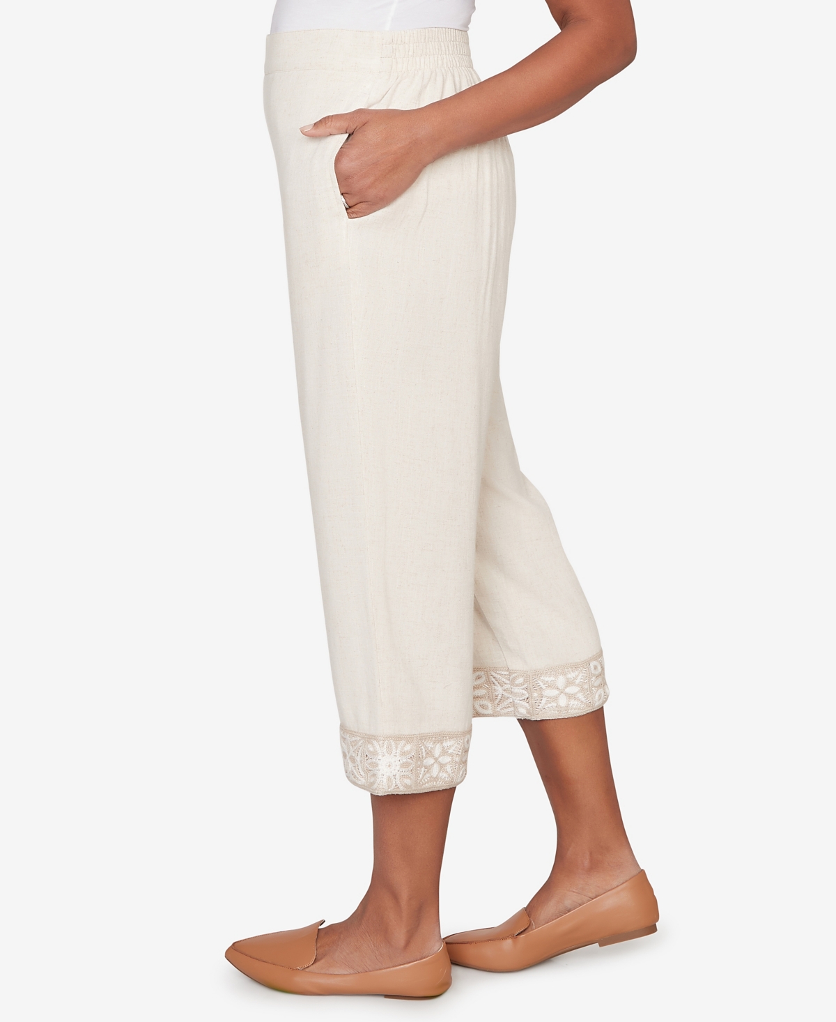 Alfred Dunner Plus Natural Wonder Crochet Trim Linen Capri Pants