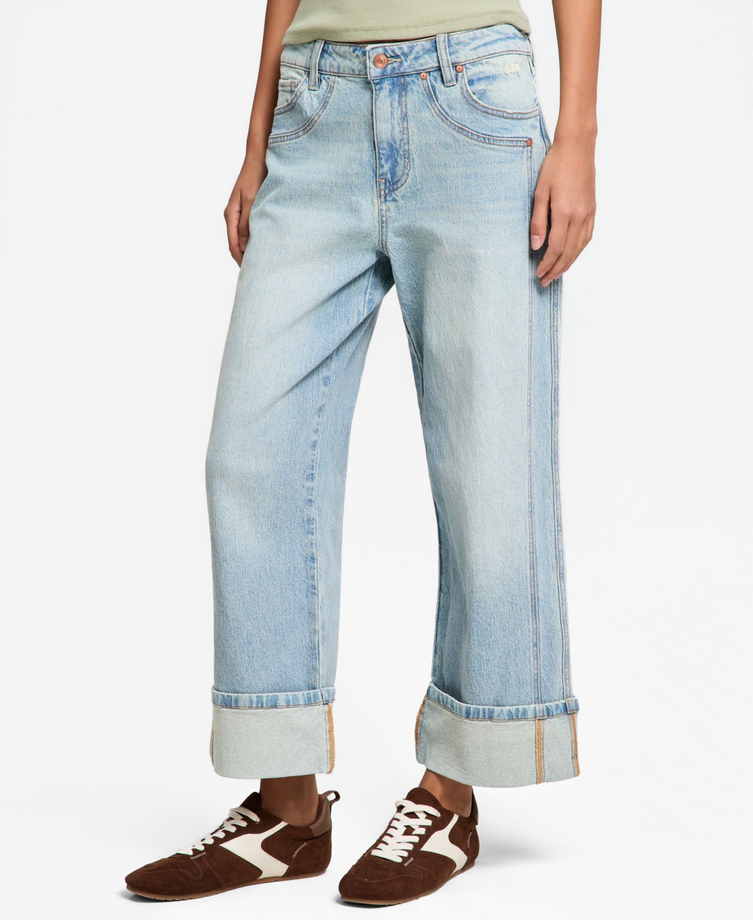 Petite Seamed Cuff Wide-Leg Jeans