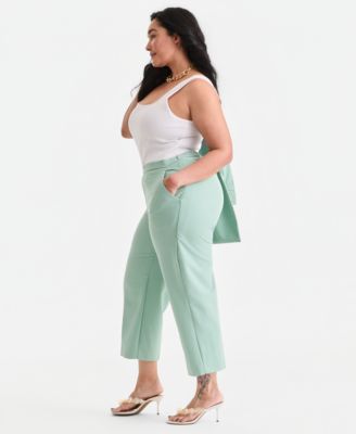 Plus Size High Rise Pull-On Cropped Pants