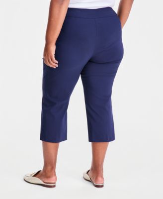 Plus Size Tummy Control Pull-On Capri Pants