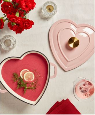 3-Quart Enameled Cast Iron Heart-Shaped Dutch Oven