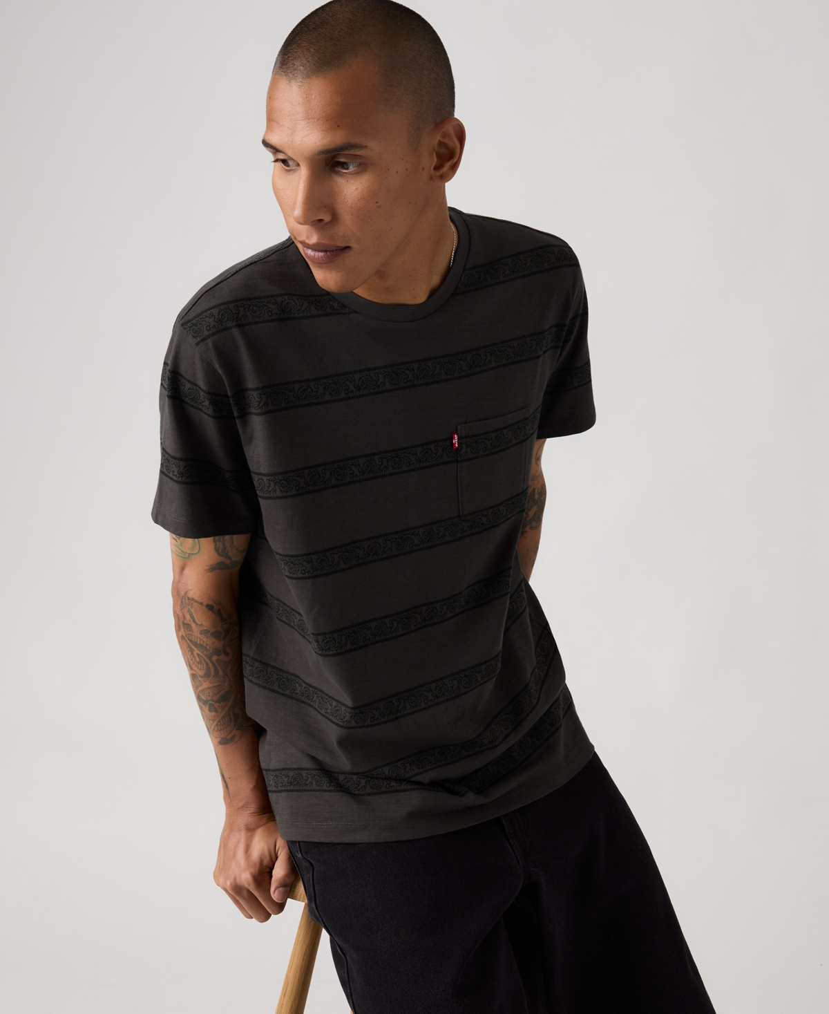 Levi's Men's Classic Pocket Short Sleeve Crewneck T-shirt