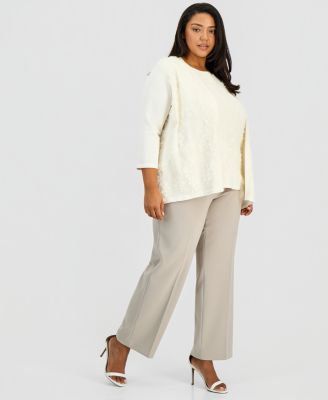 Plus Size Floral Appliqu&eacute; Cardigan Sweater