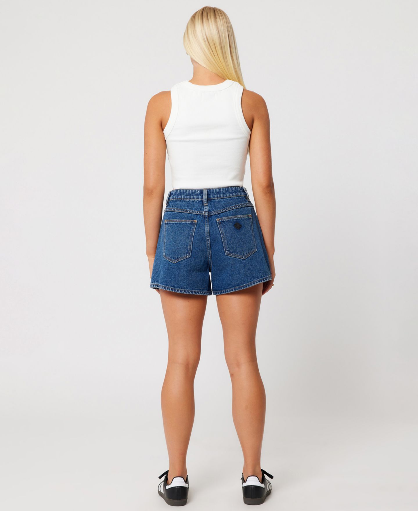 Женские шорты Abrand Venice Bella Mid-Rise Denim Shorts, цвет: Синий — фото 5