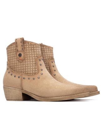 Refresh Collection Women's Suede Ankle Booties