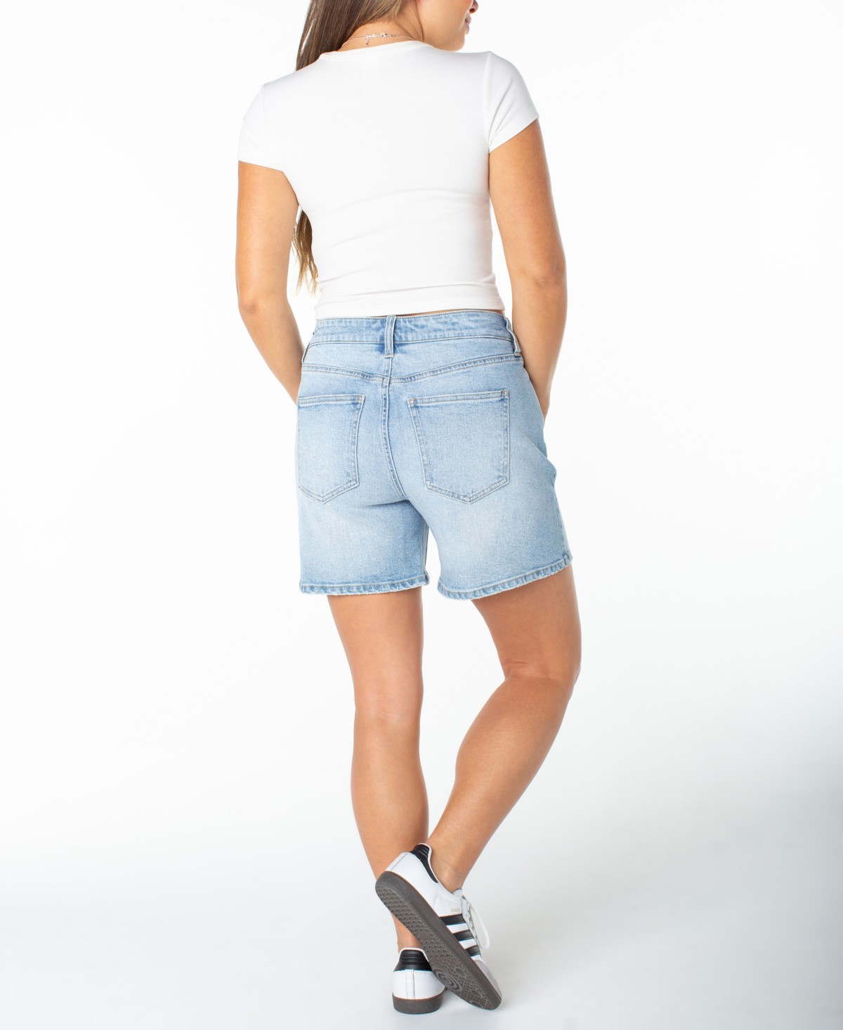Женские Celebrity Pink Juniors' High-Rise Denim Bermuda Shorts — фото 3