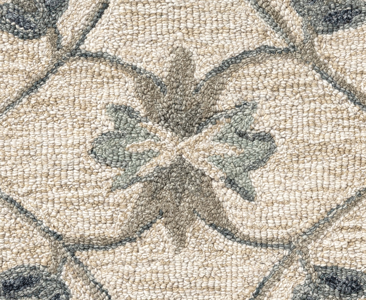 Lr Home Iris Victo- 7' x 9' Area Rug