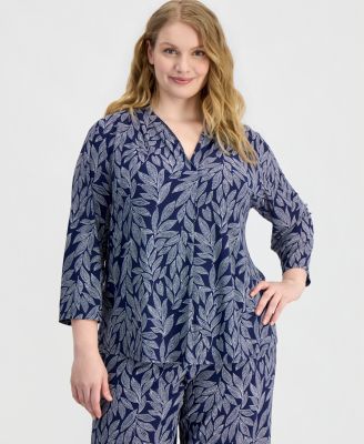 Plus Size Pleated 3/4-Sleeve Top
