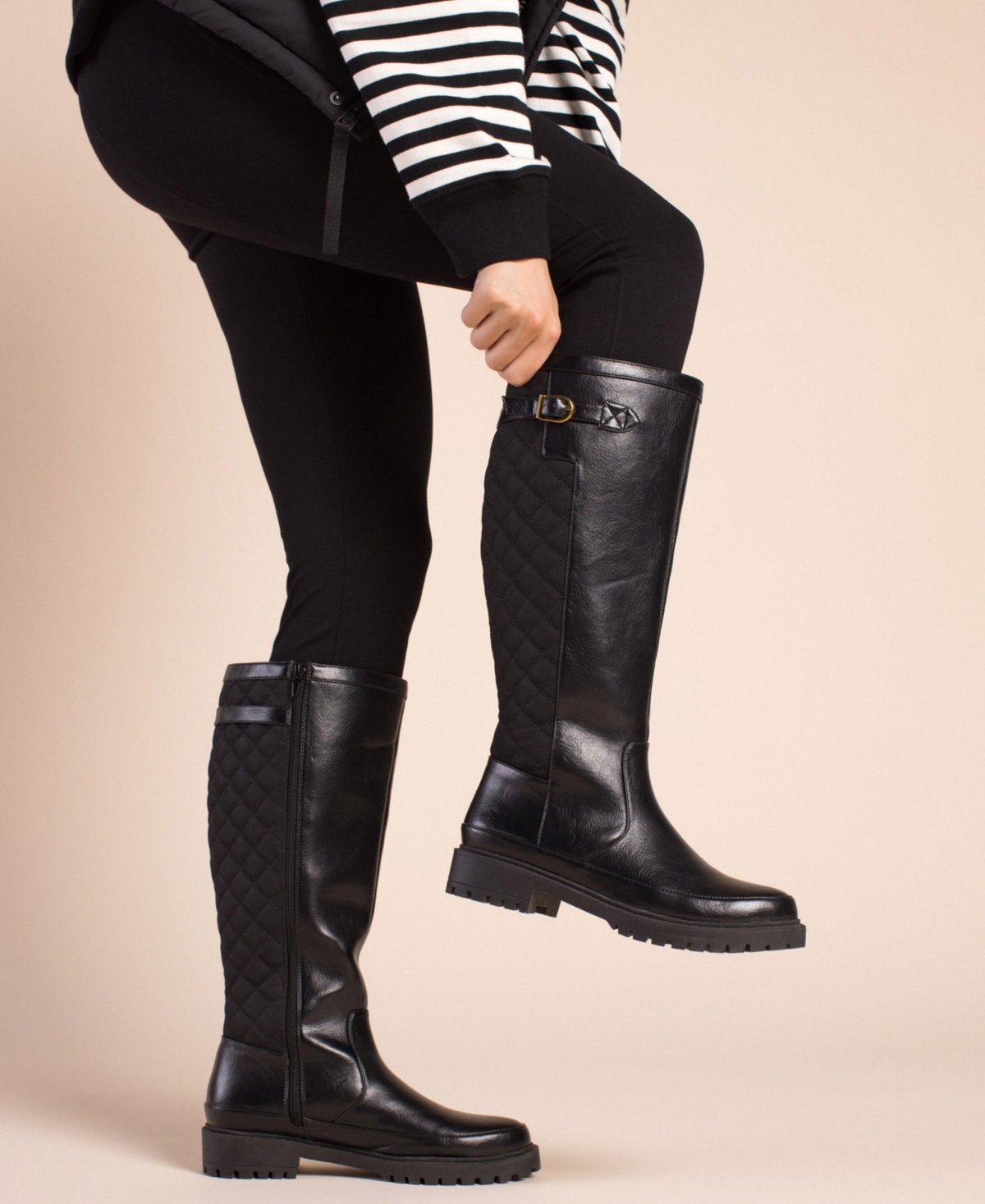 Journee Collection Women's Zemmie Round Toe Casual Boots