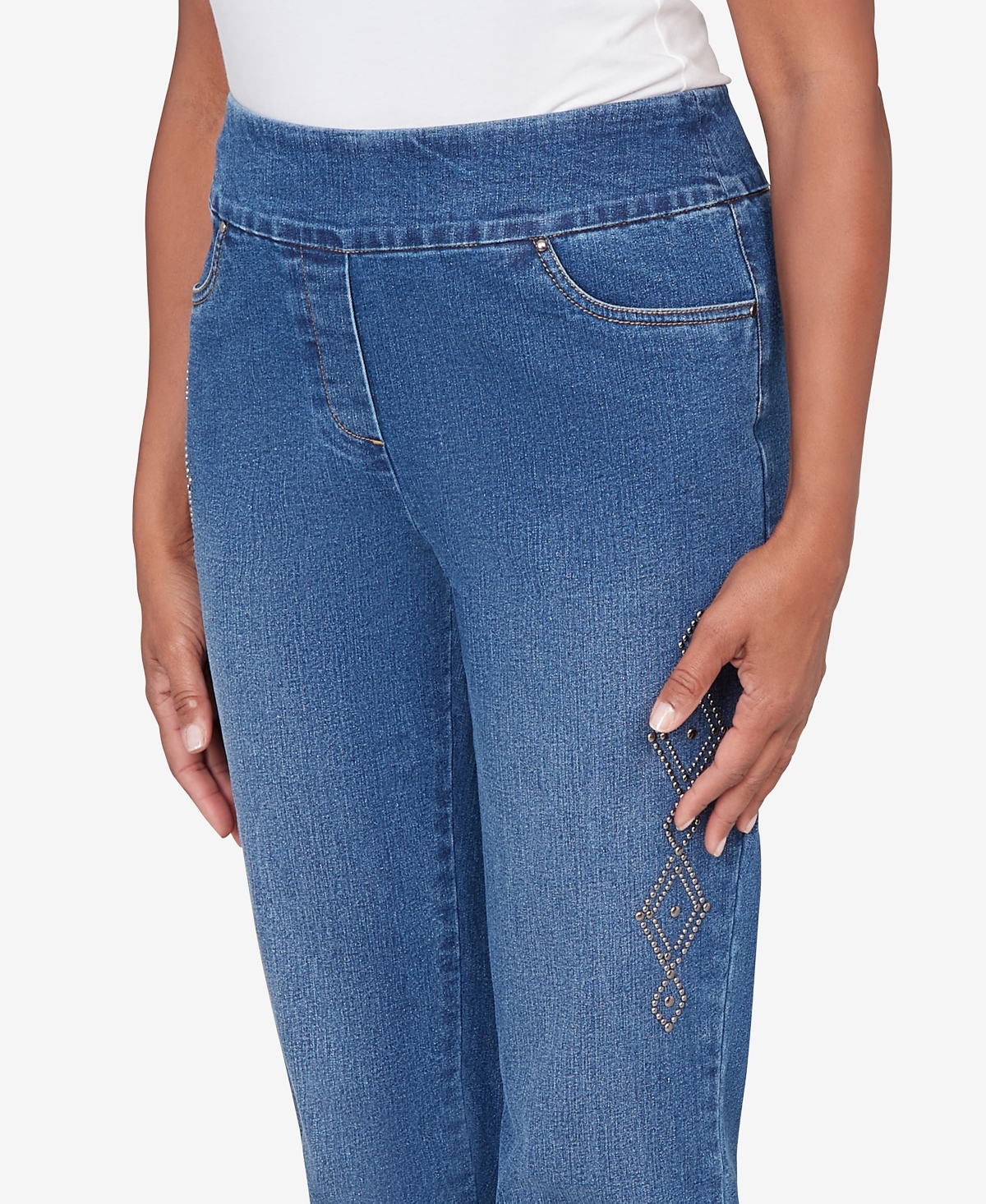 Alfred Dunner Women's Austin Geometric Heat Set Super Stretch Denim Short Length Jeans