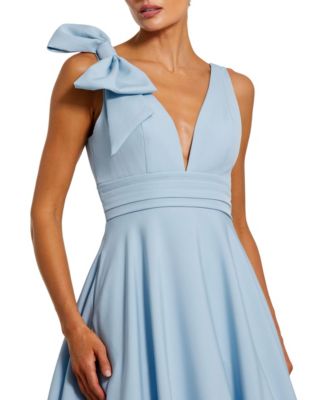 Petite Crepe Sleeveless Plunge Neck Ballgown With Bow