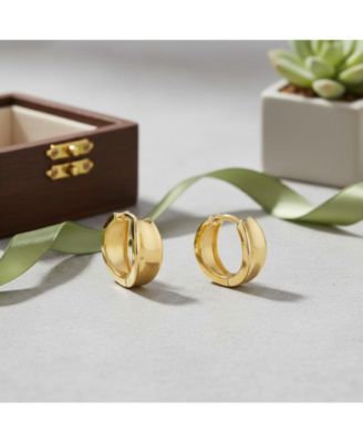 Chic Small Huggie Hoop Earrings in 14K Gold Plated