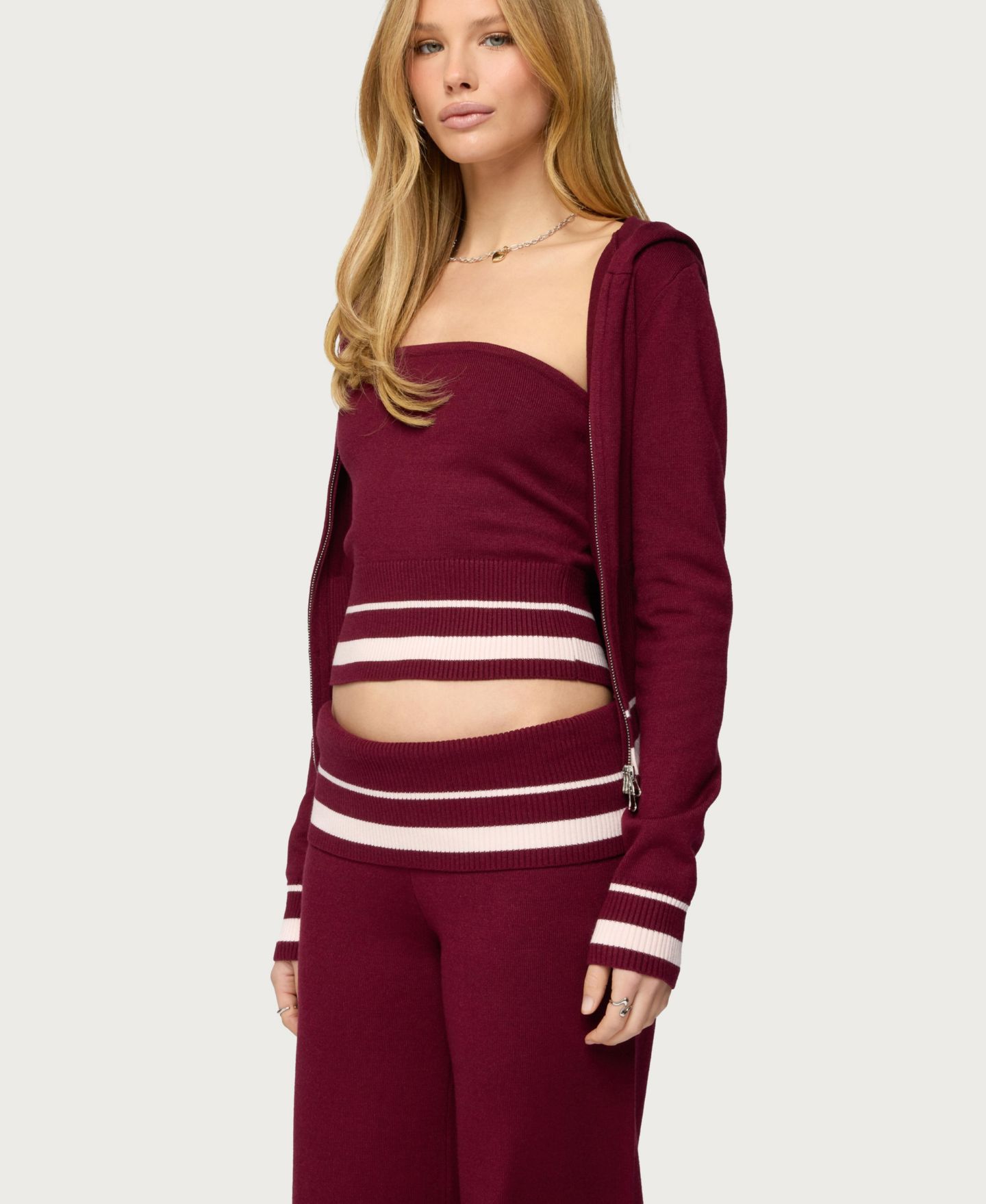 Женское худи Edikted Kaliya Stripey Knit Zip Up, цвет: Бордовый — фото 3