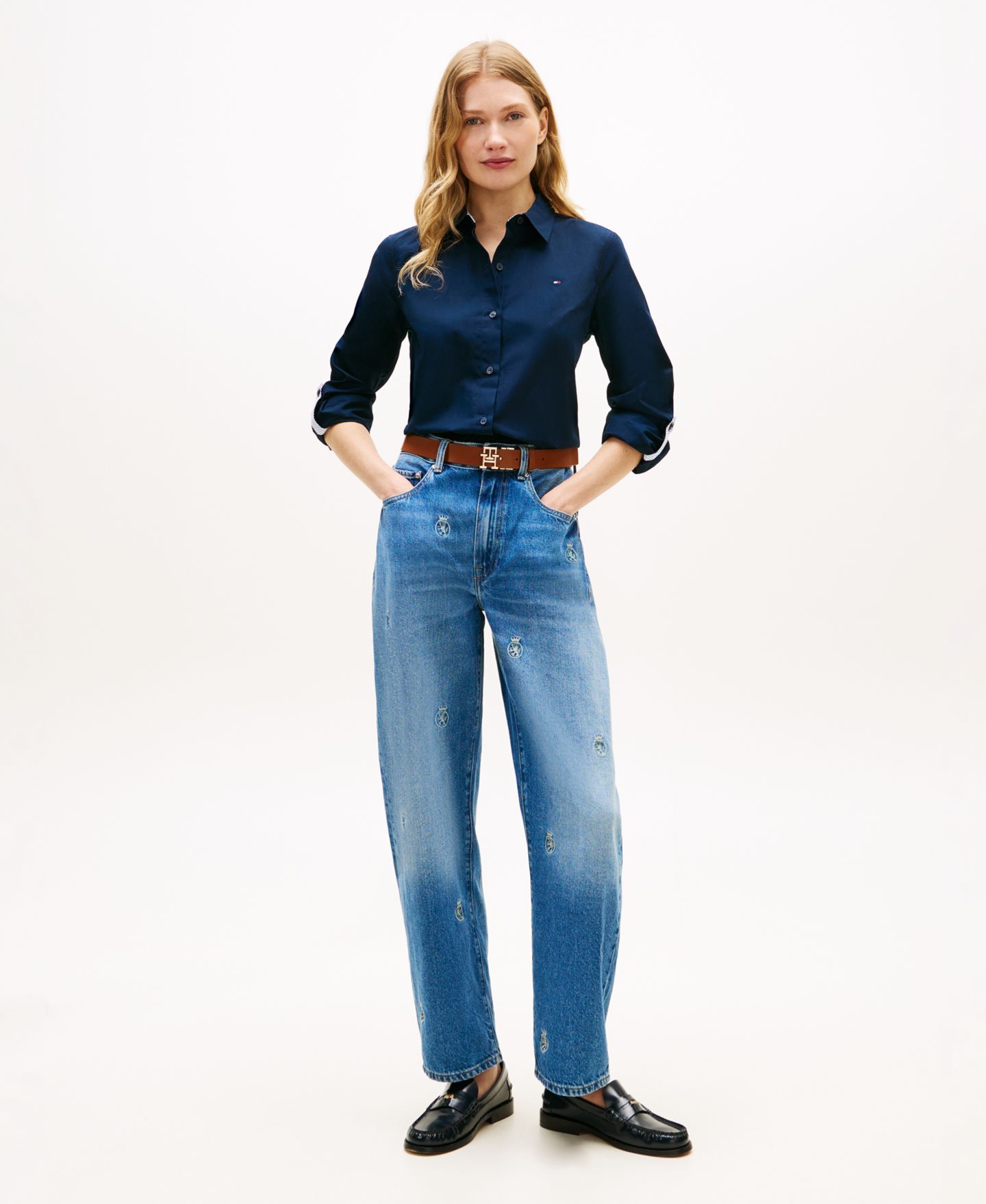 Женская рубашка Tommy Hilfiger Classic Poplin Roll-Tab Long-Sleeve Shirt, цвет: Тёмный ночной тёмно-синий — фото 2