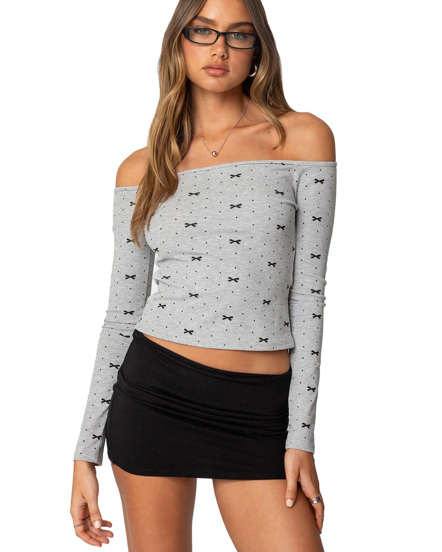 Женский топ Edikted Ryna Bows and Dots Off Shoulder, цвет: Серый меланжевый — фото 1