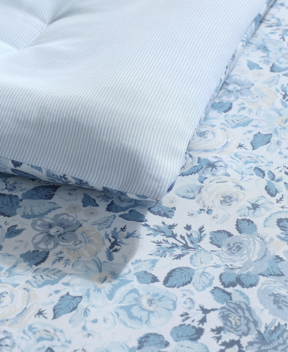 Laura Ashley Quartet Reversible -Pc. Comforter Set