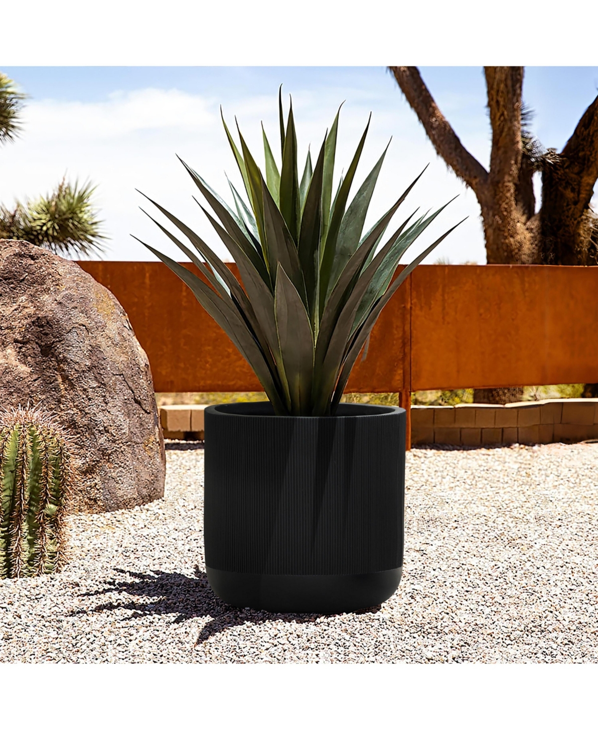 LuxenHome 14.8-Inch Round Stripes MgO Planter