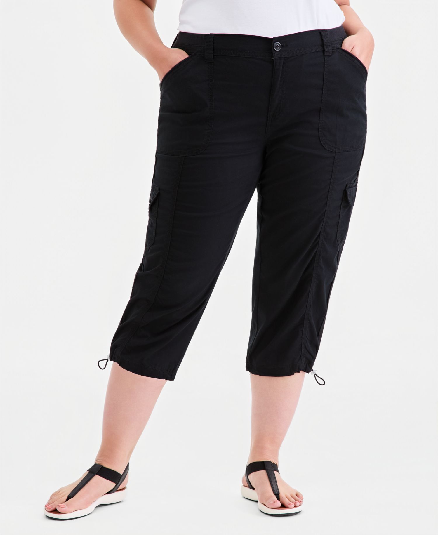 Plus Size Mid-Rise Cargo Capri Pants