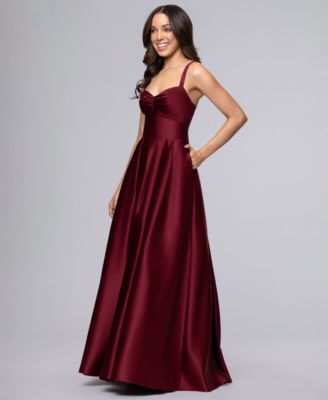 Juniors' Sweetheart Neck Gown