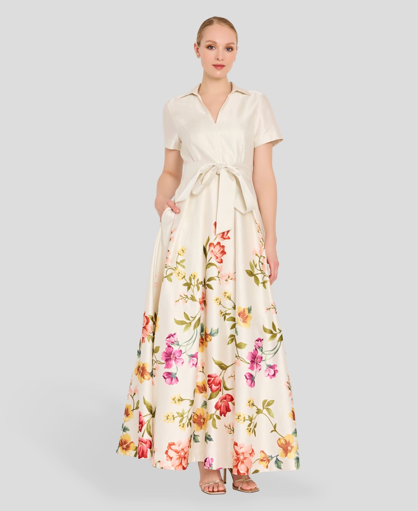 Женские платья Tahari ASL V-Neck Short-Sleeve Printed Gown, цвет: Кремовый пудровый — фото 2