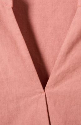 Women's Short Sleeve V-Neck Dipped Hem Blouse