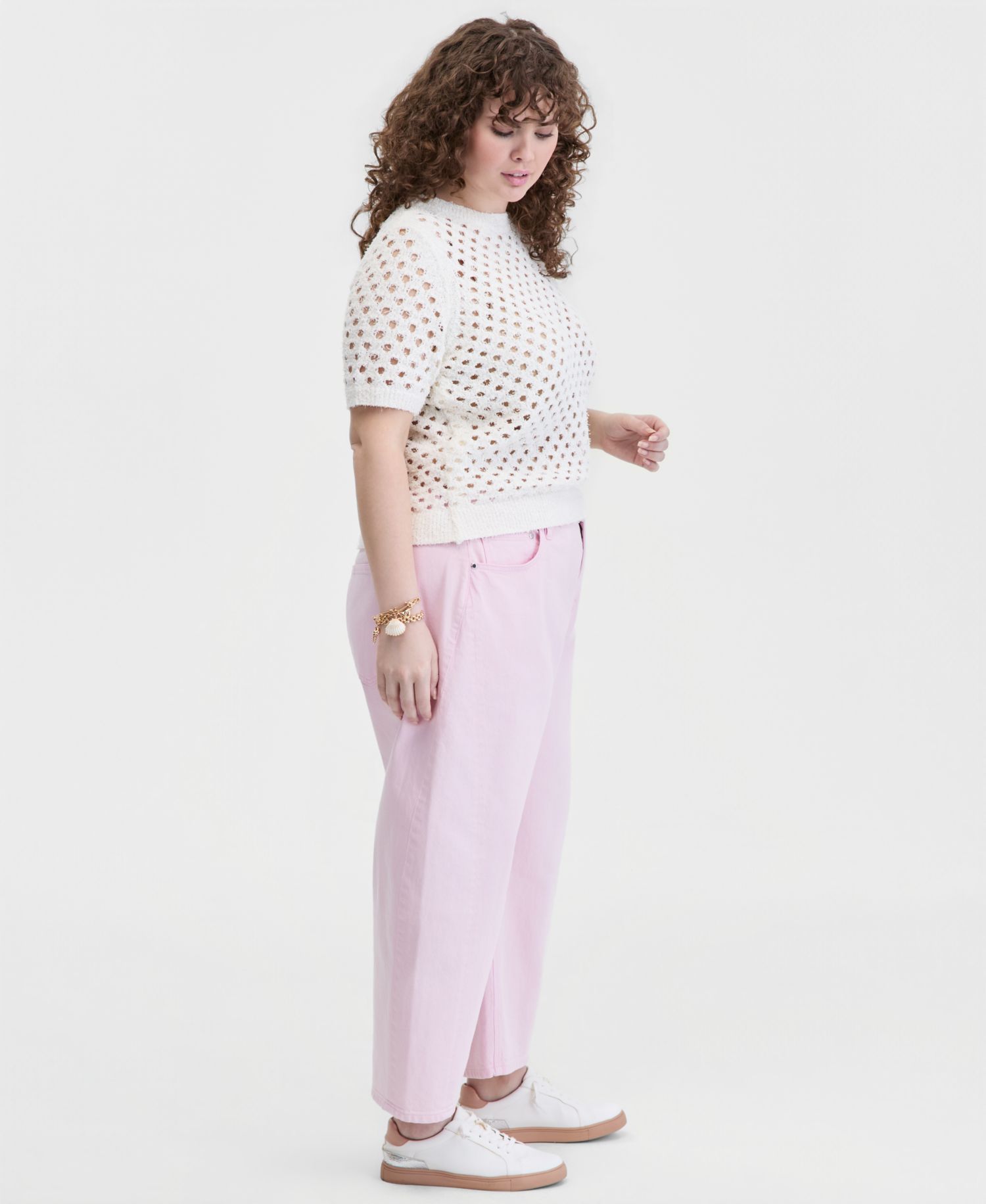 Trendy Plus Size Cropped Barrel-Leg Jeans
