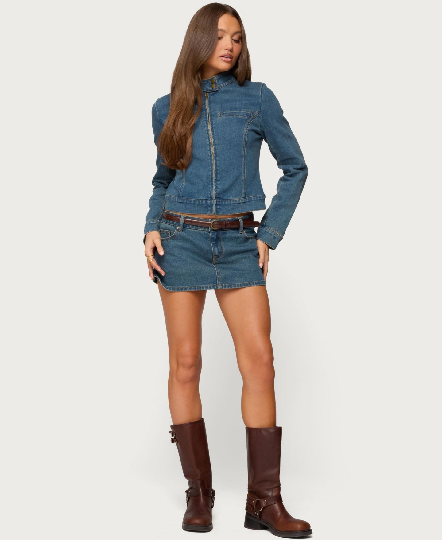 Женская юбка-шорты Edikted Josiee Stretchy Denim Mini Skort, цвет: Синий потёртый — фото 2