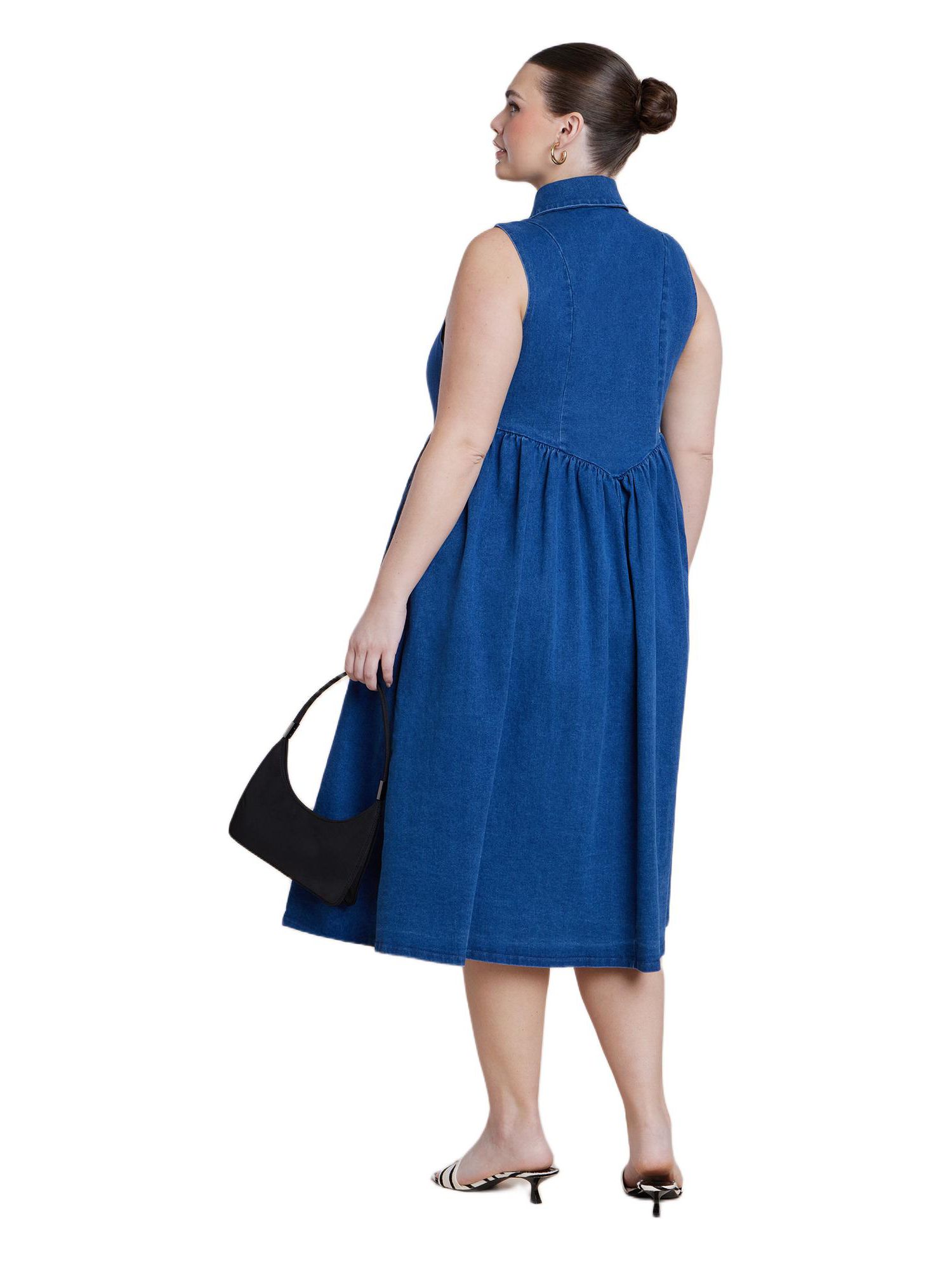 Women's Sleeveless Denim Button Detail Dress