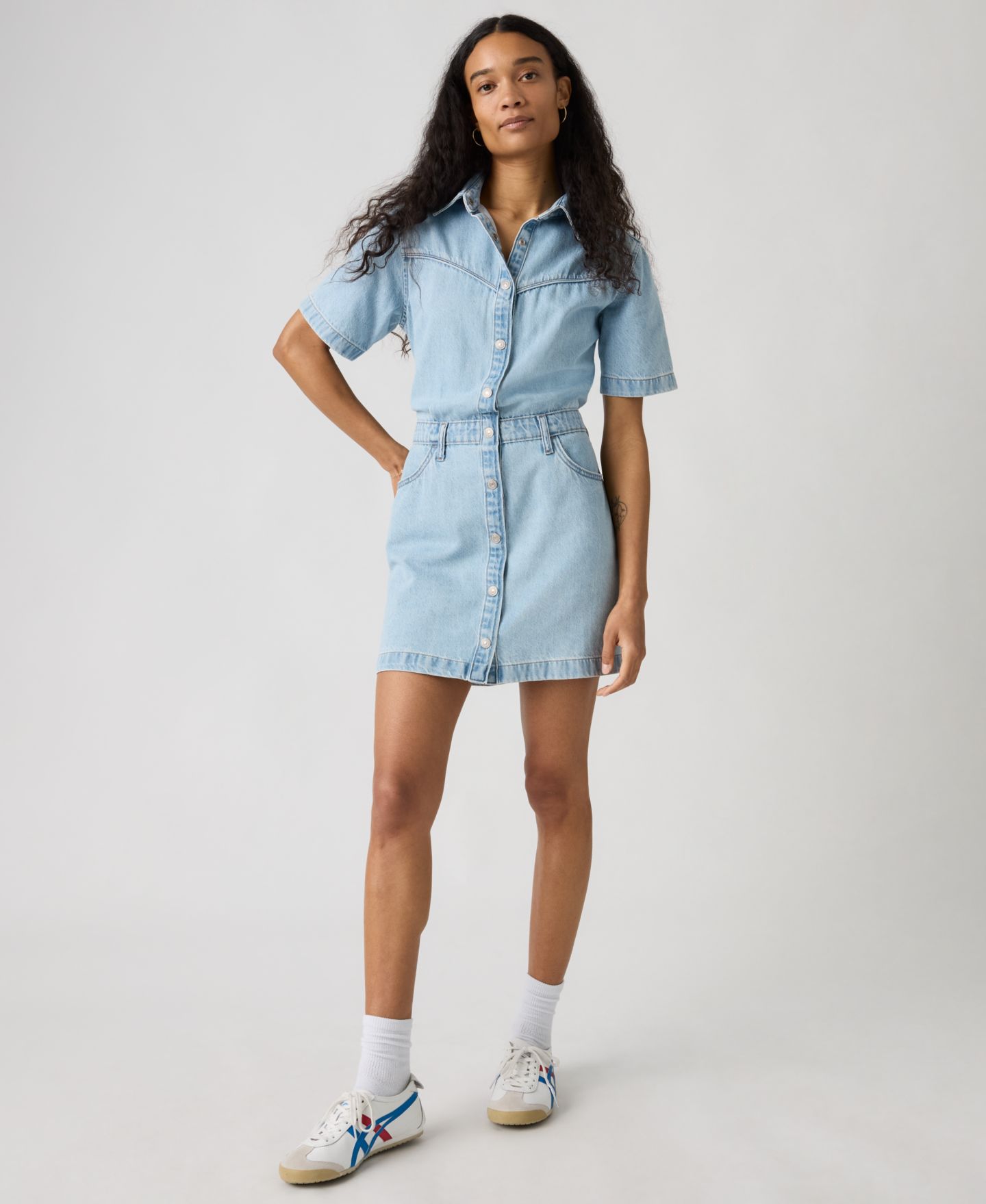 Женское платье Levi's Premium Logan Short-Sleeve Logan Western Denim Dress, цвет: Серо-бежевый — фото 2