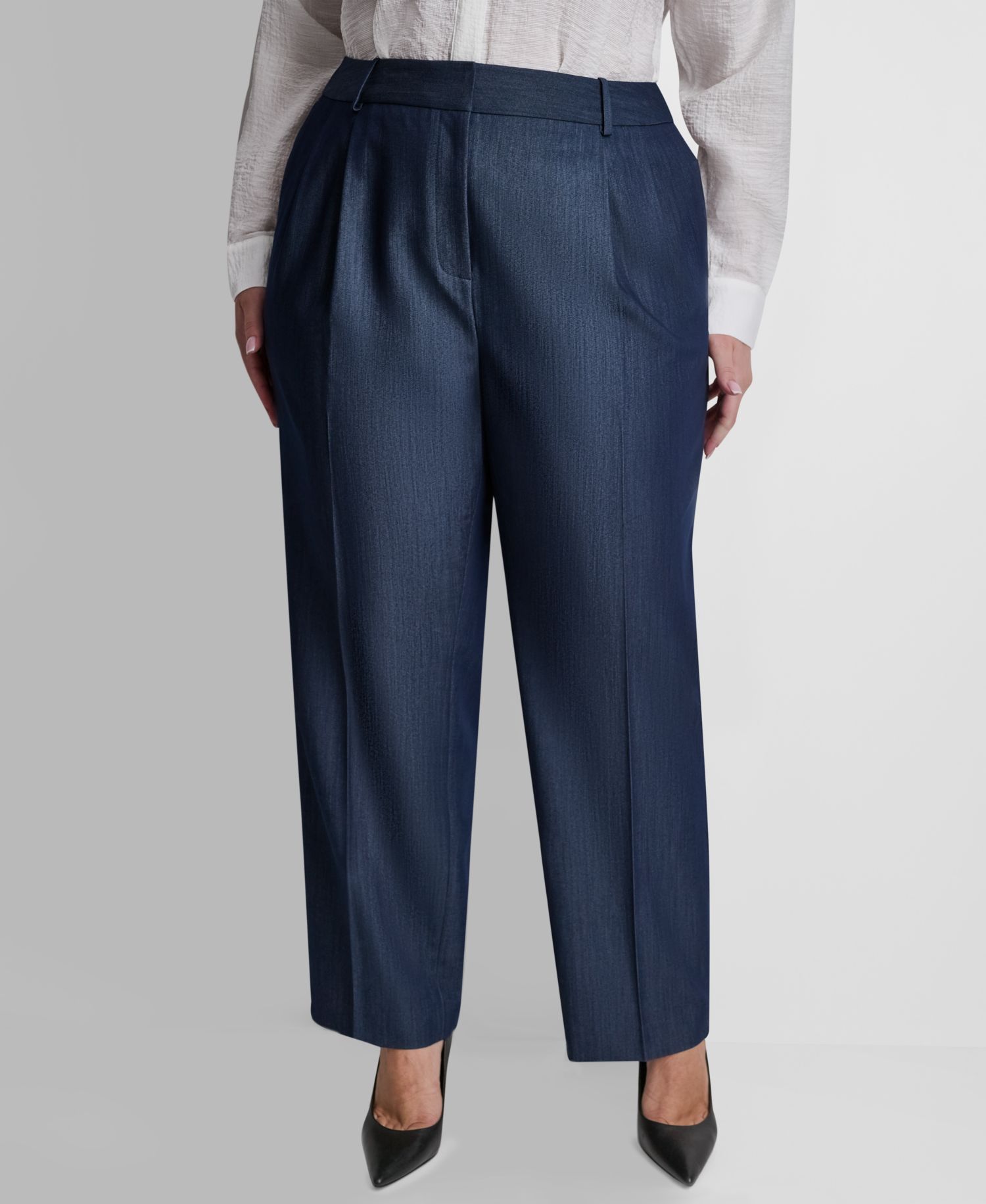 Plus Size Mid-Rise Pleated Trouser