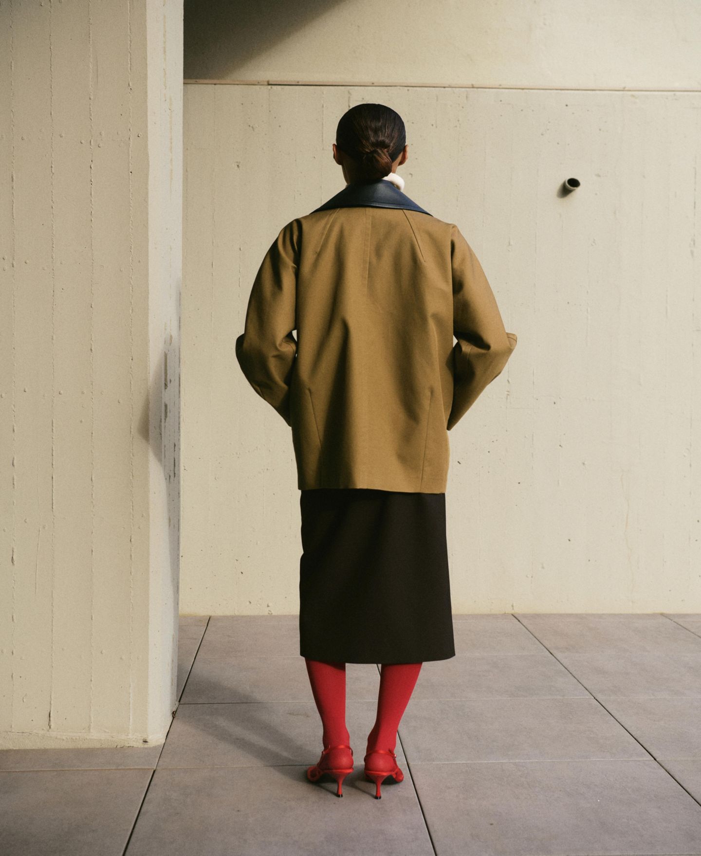 Женское пальто Mango Faux Leather Effect Trench, цвет: Средний коричневый — фото 4