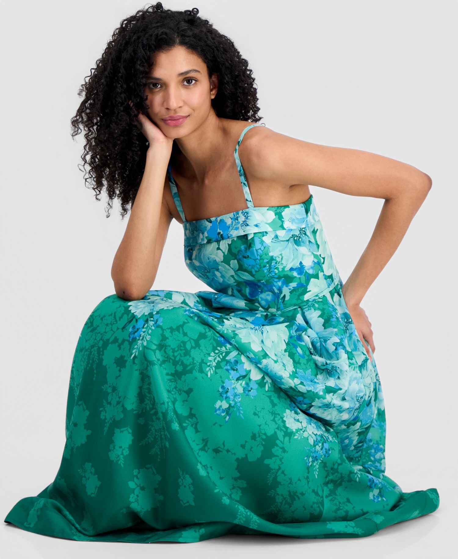 Women's Square-Neck Sleeveless Gown