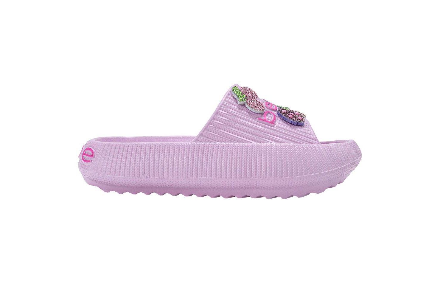 Сандалии Bebe Girls EVA Slide - Lightweight Comfy Slide Sandals with Rhinestone Fruit Patches для девочек, цвет: Сиреневый — фото 2