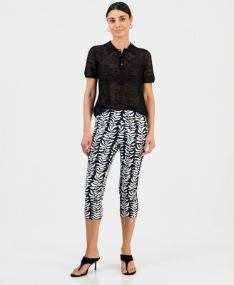 Petite Tummy-Control Pull-On Capri Pants