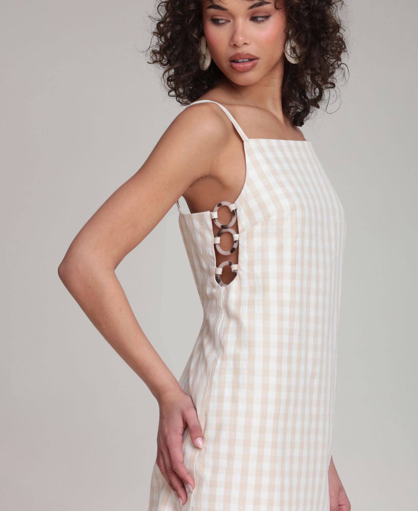 Женское платье Avec Les Filles Gingham Square-Neck Mini, цвет: Бежевый в мелкую клетку — фото 8