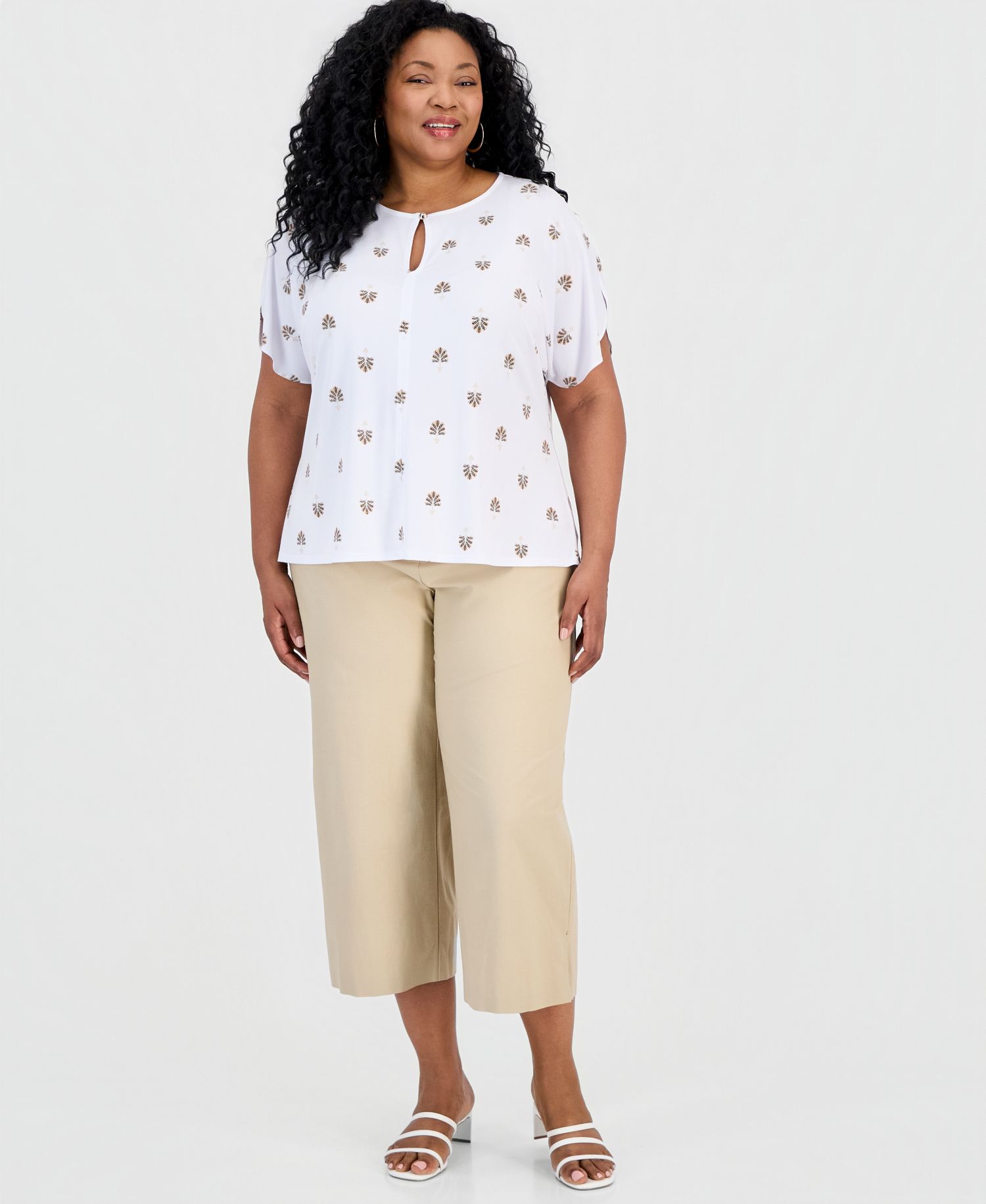 Petite Painted Fan Keyhole Short-Sleeve Top