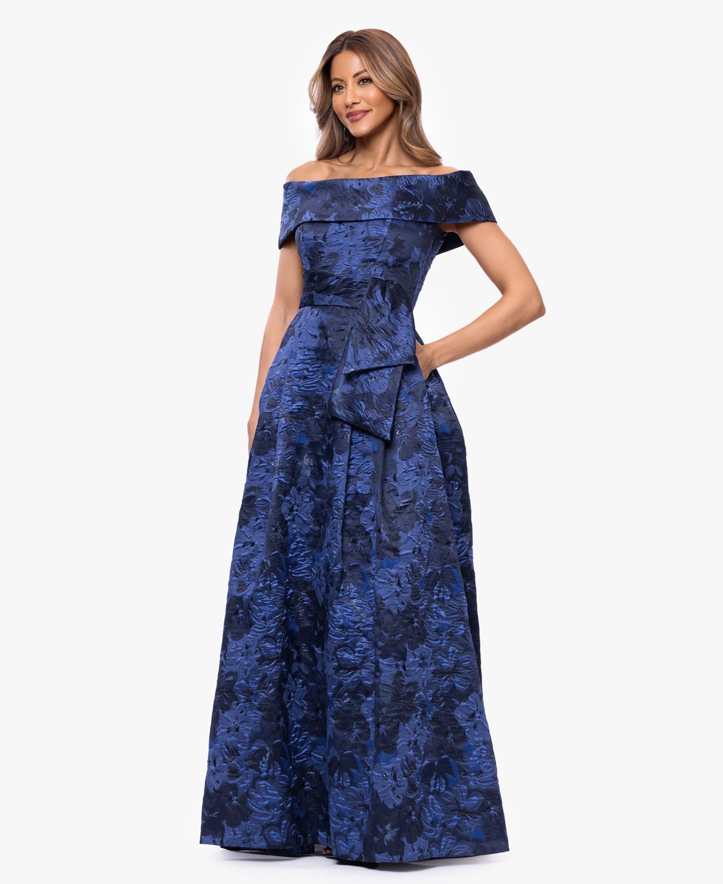 Женские платья XSCAPE Brocade Off-The-Shoulder Ball Gown, цвет: Тёмно-синий разноцветный — фото 2