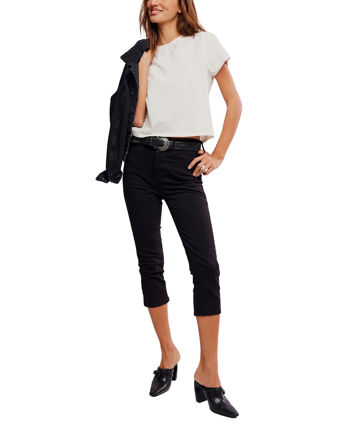 Free People Women's Slim-Fit Cropped Jeans view 2 — MAYCSS fashion products