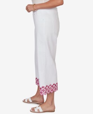 Plus Size Embroidered Hem Colored Denim Pull-On Capri Pants