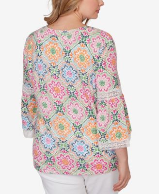 Plus Size Medallion Print Lace Detail Knit Top