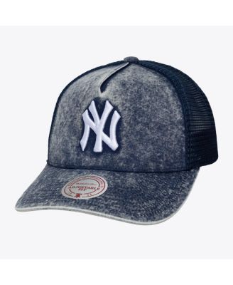 Men's and Women's Navy New York Yankees Gameday Adjustable Trucker Hat