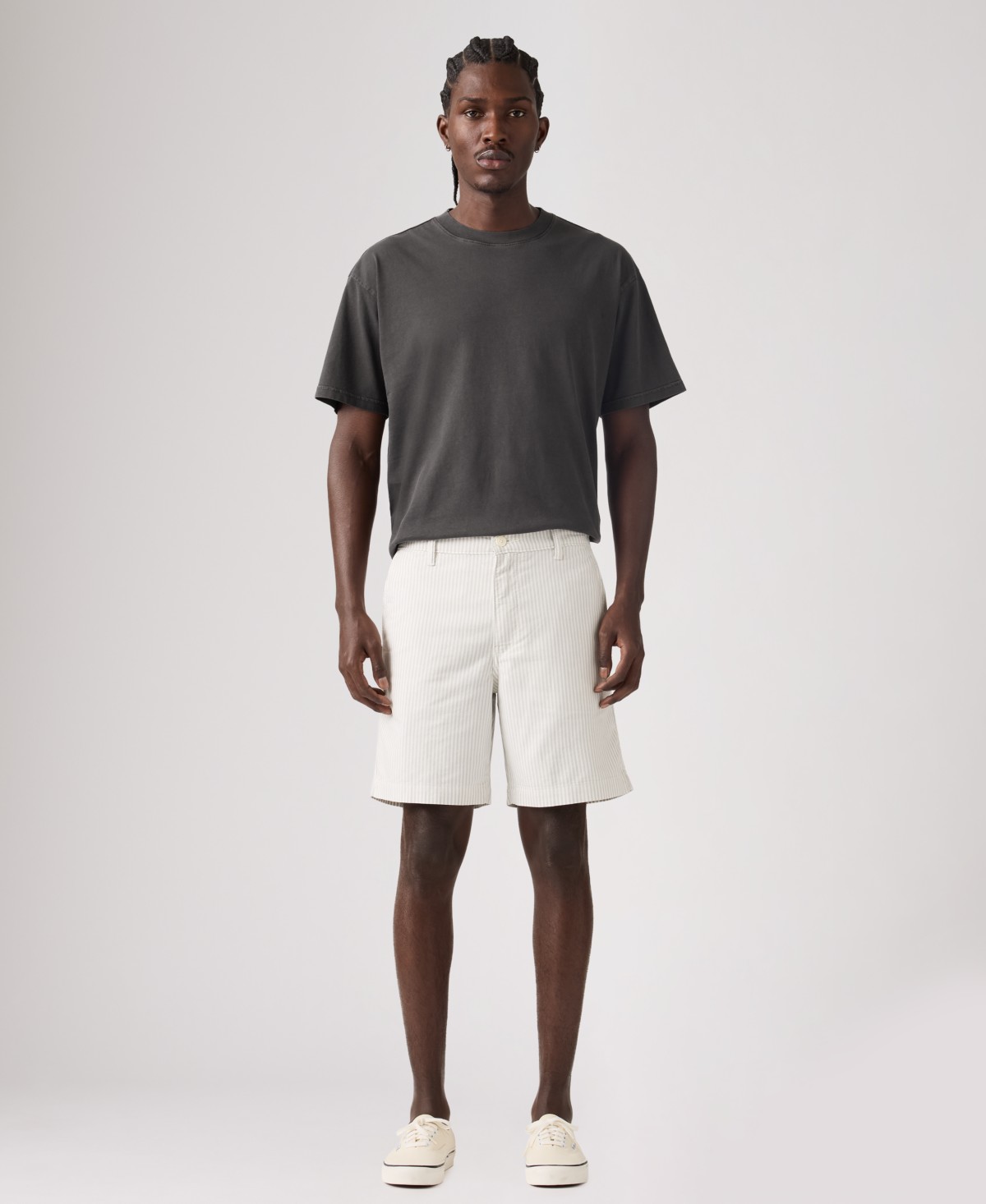 Мужские Levi's Men's Relaxed-Fit 8" Chino Shorts — фото 1