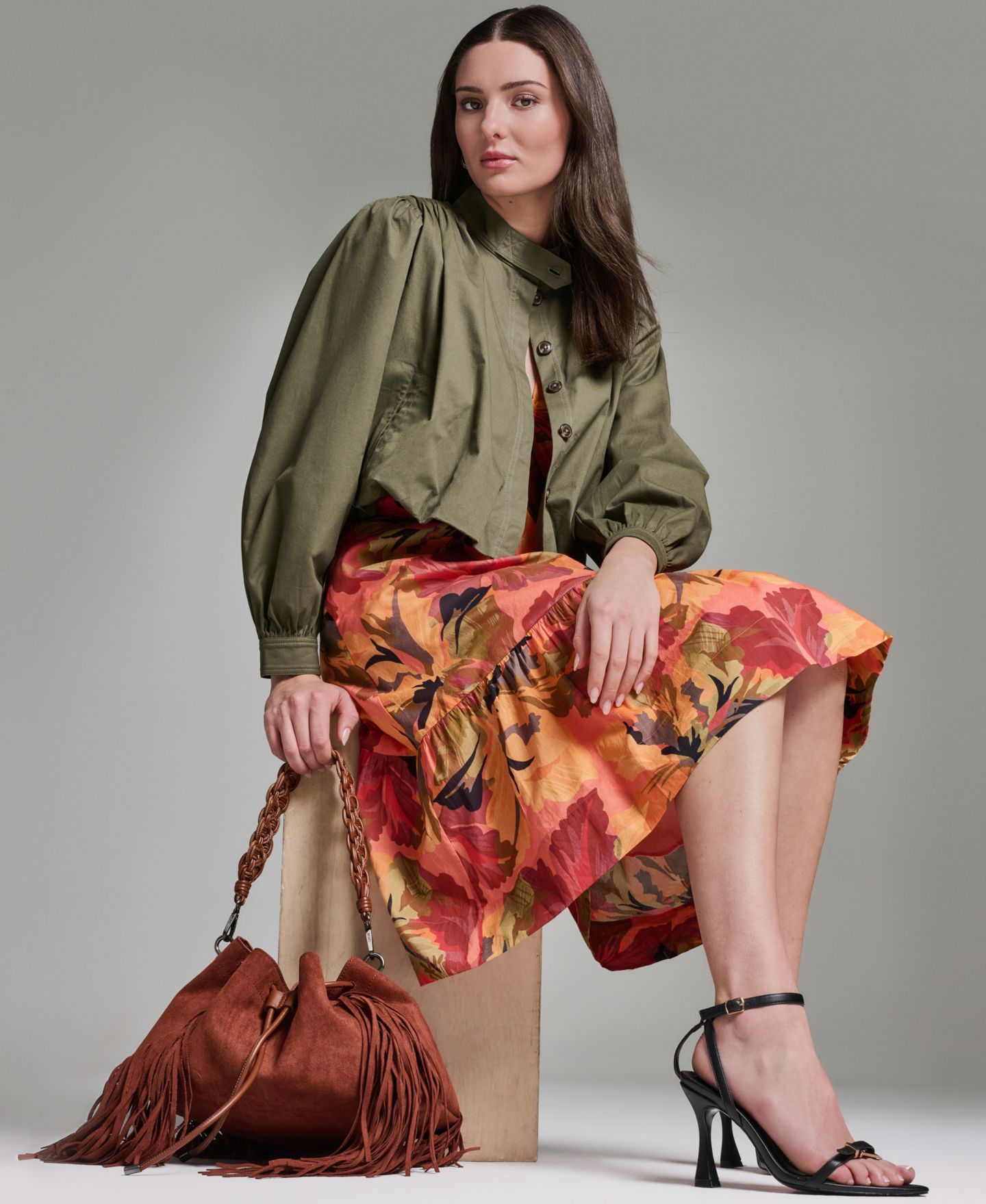 Женская куртка BCBG Long-Sleeve Mock Neck Cropped Jacket, цвет: Оливковый — фото 5