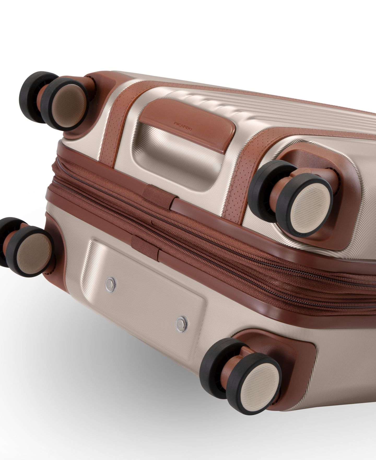 Чемодан Ricardo Montecito 2.0 Small Hardside Carry-On Spinner Suitcase, цвет: Шампань — фото 6