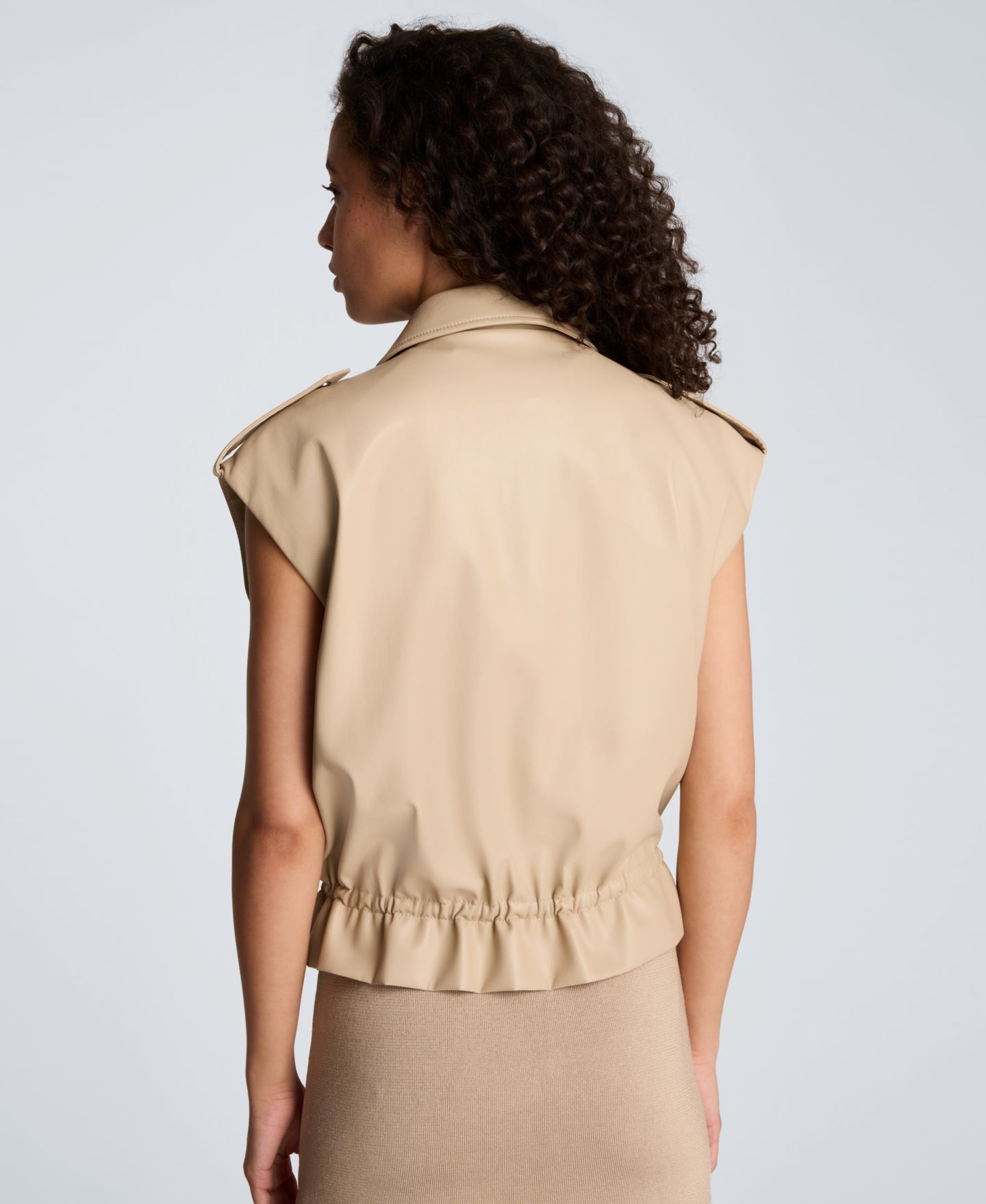 Женская куртка Kenneth Cole Collared Sleeveless Drawcord Snap-Front, цвет: Серо-коричневый — фото 5