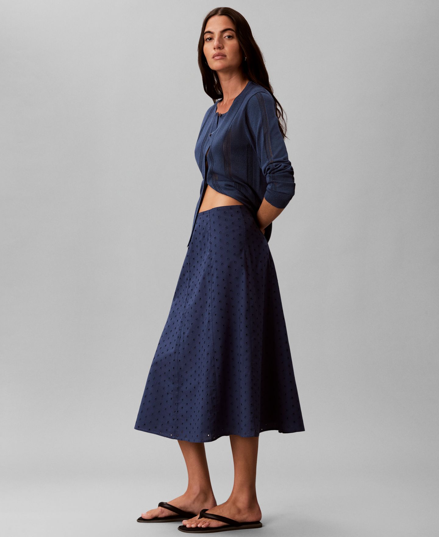 Женская юбка Calvin Klein Classic Fit Pull-On Midi, цвет: Тёмный джинсовый — фото 2
