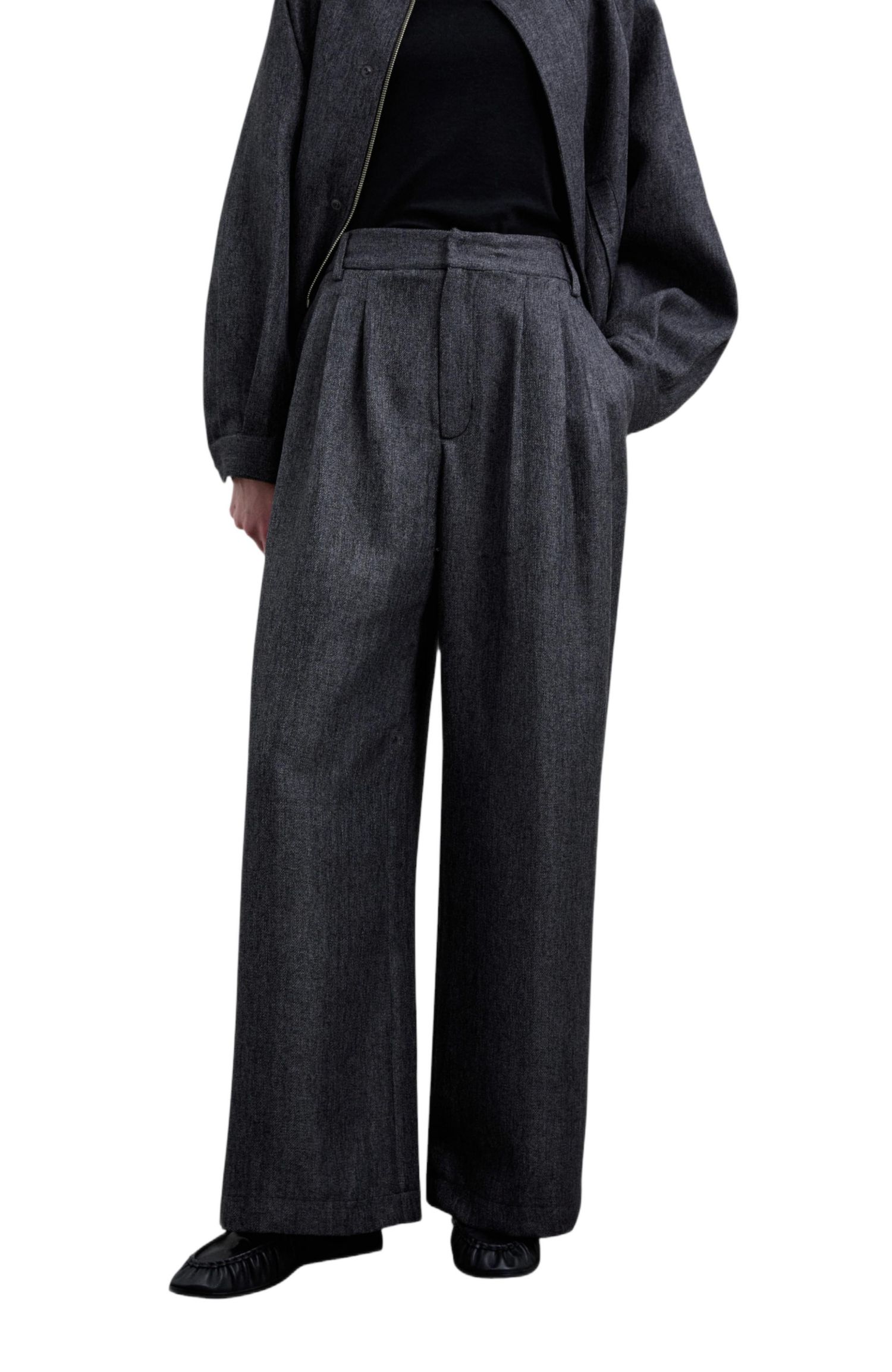 Women's Herringbone Pleated Trousers